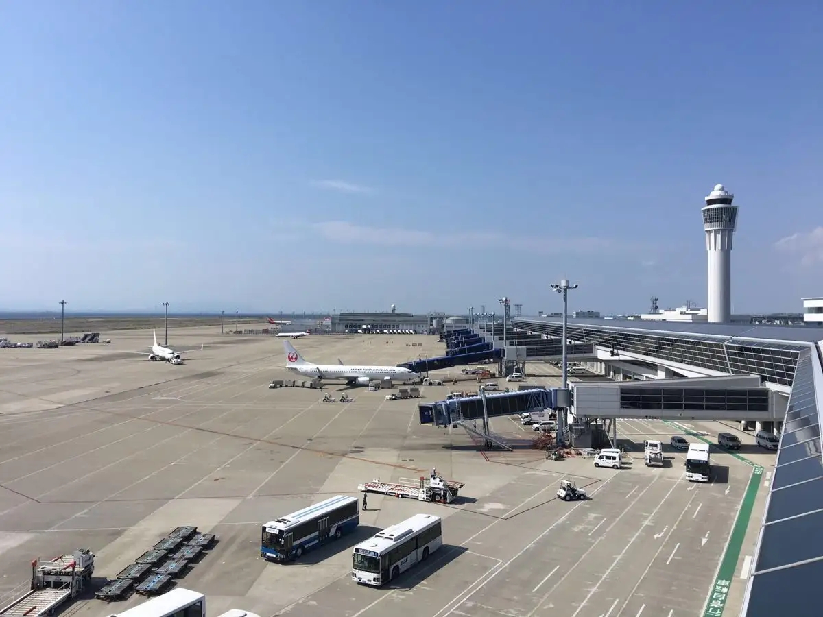 亚洲第一大货运机场(力争明年开通40条以上货运航线)